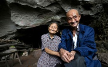 Đôi vợ chồng sống trong hang đá suốt 54 năm