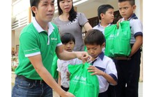 Cây mùa xuân 2017: Sữa NutiFood về với học trò vùng lũ