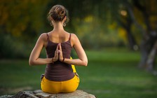 Tập yoga buổi tối hay buổi sáng tốt hơn?