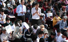 Hộp thư tư vấn 24/7: Đang là sinh viên, thi ĐH được không?