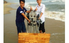 Học trò chế tạo mô hình tạo điện năng từ sóng biển