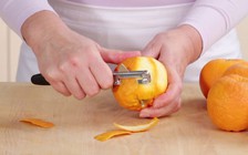 Ăn cam, đừng bỏ vỏ!