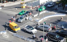 Gỡ ùn tắc trên cầu sông Hàn