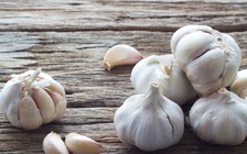 Trị đau lưng bằng tỏi
