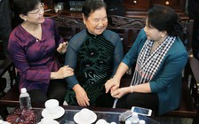 Chủ tịch Quốc hội Nguyễn Thị Kim Ngân viếng nghĩa trang, tưởng niệm anh hùng liệt sĩ