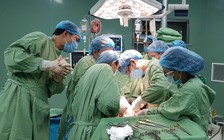 Sản phụ đi cấp cứu nhưng đường bị sạt lở, thai nhi tử vong