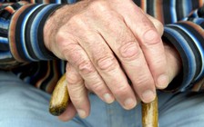 Trì hoãn phẫu thuật xương hông có thể gây biến chứng chết người