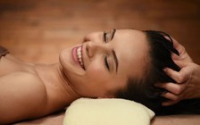 10 cách giúp dưỡng ẩm da đầu vào mùa lạnh