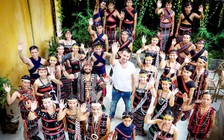 'Ông Tây' xây bảo tàng cho người Cơ Tu