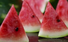 Ăn dưa hấu chớ nên bỏ hạt!