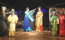 Sân khấu loay hoay tìm chỗ