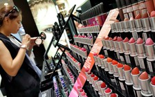 Người Việt chi 2 tỉ USD cho mỹ phẩm nhập