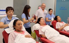 Gội đầu, thắt tóc, mát xa miễn phí cho sản phụ trước khi vượt cạn