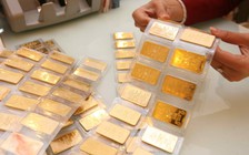 Giá vàng giảm, nhiều người bán ra