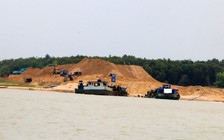Búc xúc việc cấp bến thủy nội địa 'xâu xé' lòng hồ Dầu Tiếng
