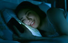 Ánh sáng xanh từ điện thoại không tốt cho đôi mắt của bạn