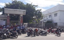 Công nhân nghèo thành 'chủ nợ'