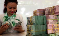 Lãi suất tăng, USD xuống giá