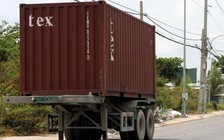 Những con đường bị xe tải, container lấn chiếm