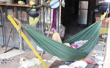 Tử vong trên võng ngay trước cửa nhà