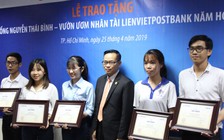 Trao học bổng Nguyễn Thái Bình - Vườn ươm nhân tài cho sinh viên phía nam