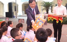 Tặng 1.000 bộ sản phẩm an toàn cho học sinh