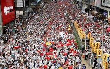 Biểu tình lớn nhất tại Hồng Kông trong 15 năm