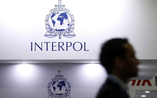 Vợ ông Mạnh Hoành Vĩ kiện Interpol