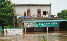 Quảng Trị: Thị trấn vùng biên Lao Bảo ngập trong nước lũ