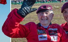 Cựu binh 97 tuổi nhảy dù tưởng niệm Thế chiến 2