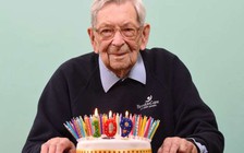 Vì sao có những người hút thuốc, uống rượu vẫn sống trên 100 tuổi?