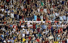 Các sân V-League thất thu tiền vé