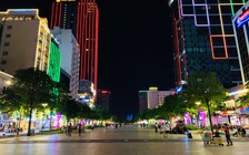 Phố đi bộ Nguyễn Huệ vắng đến kinh ngạc