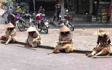 Người nhà Phan Văn Anh Vũ giả ‘cái bang’: ‘Chúng tôi tự thấy mình thật xấu hổ’