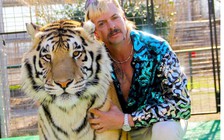 'Vua hổ' Joe Exotic kiếm tiền khi ở trong tù nhờ hợp tác với hãng thời trang