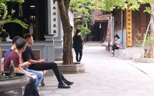 Tháng 7 Vu Lan: Chùa, phủ lớn Hà Nội vắng người đến thắp hương