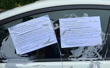 Hàng loạt ô tô bị trét sơn, dán giấy 'cảnh báo': Tại anh hay tại ả?