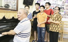 'Bụt' giữa đời thường: Cha mẹ của hàng trăm trẻ bụi đời