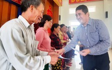 Nhiều phần quà cứu trợ đến với người dân Quảng Nam