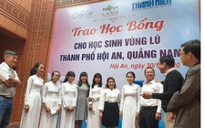 Học bổng nghĩa tình đến với học sinh vùng lũ miền Trung
