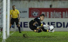 Hà Nội FC thăng hoa ở Lạch Tray nhờ người hùng Tấn Trường