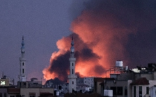 Bạo lực quay lại Dải Gaza