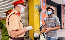 Bắt tài xế tông CSGT rồi bỏ chạy khỏi chốt kiểm dịch Covid-19