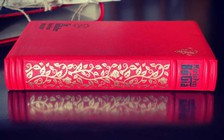 Ấn bản chữ A 'Bố già' đấu giá được 260 triệu đồng