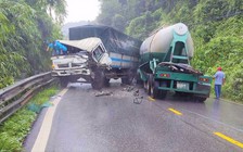 Xe bồn và xe tải tông nhau, đèo Bảo Lộc ách tắc nghiêm trọng