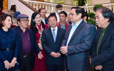 'Phát triển văn học nghệ thuật phải ngang tầm với phát triển kinh tế'