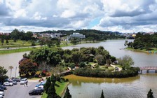 Ốc đảo Bích Câu biến thành nhà hàng, quán cà phê