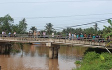 Thi thể nam thanh niên xin đi chơi 3 ngày không về nổi trên kênh