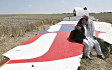 Gia đình phi hành đoàn máy bay MH17 kiện Malaysia Airlines