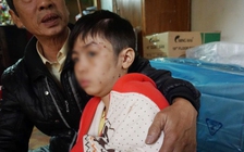 Mẹ kế bé trai 10 tuổi bị bạo hành: 'Tôi có cầm đũa vụt mạnh vào mặt cháu'
